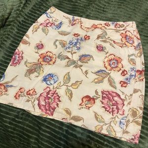 ADORABLE LIZ CLAIBORNE SKIRT